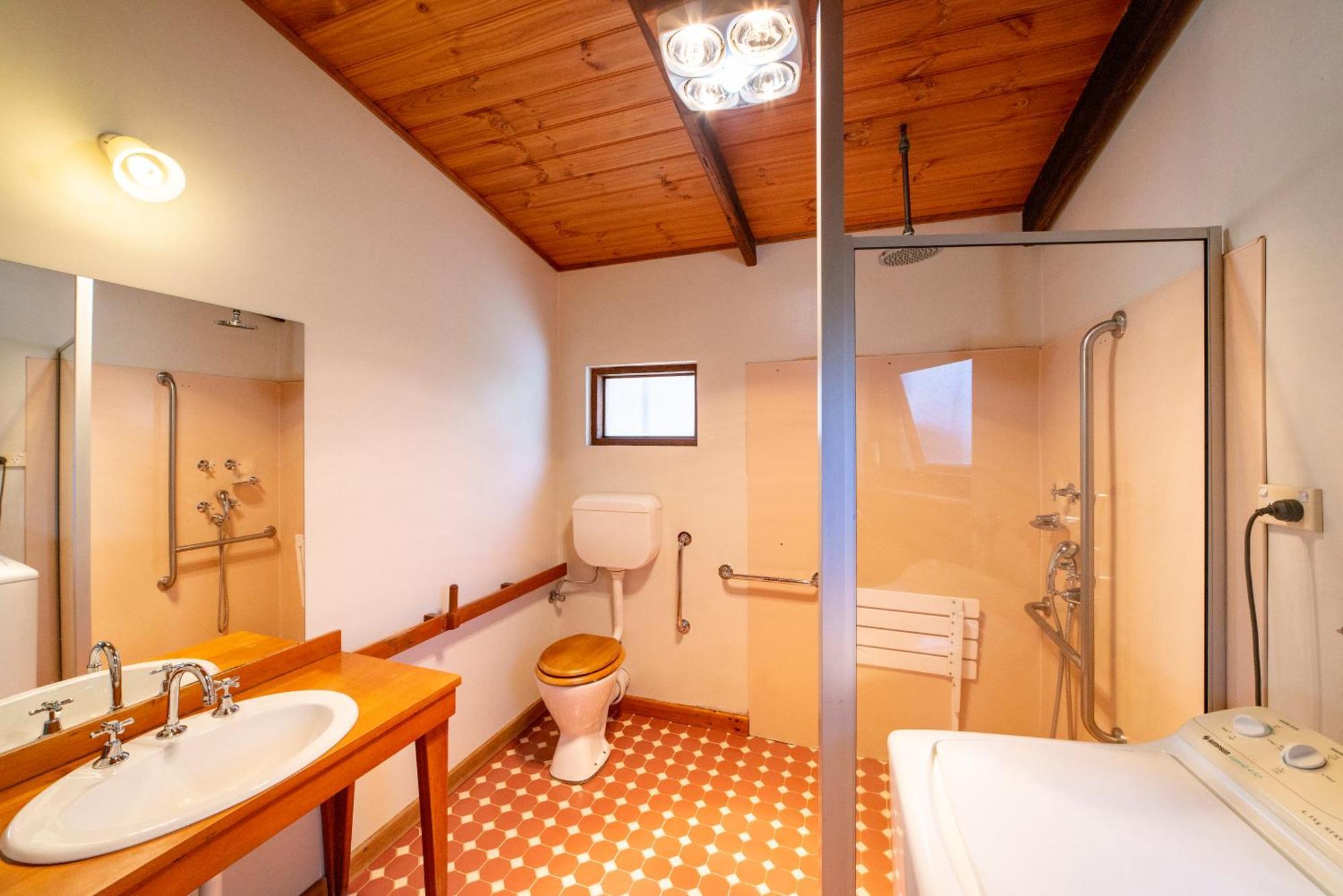Grampians Pioneer Cottages Halls Gap Room photo